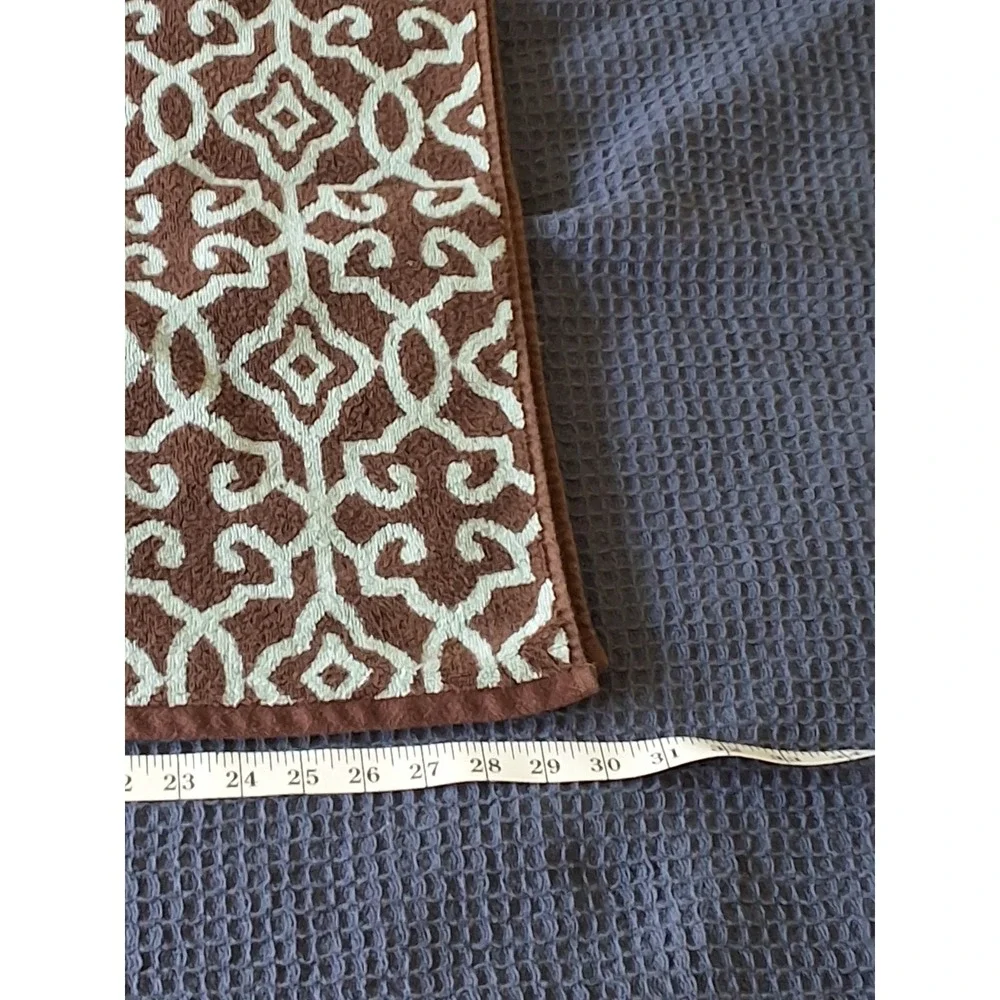 Vintage Pair Of 100% Cotton Bath Towels 2 Different Sizes As Shown In Pictures